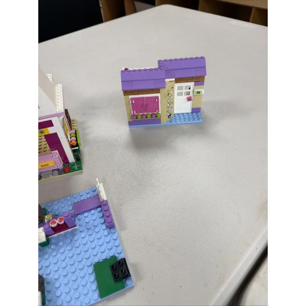 LEGO FRIENDS: Sunshine Ranch (41039) Incomplete